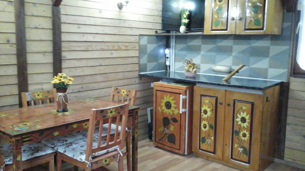 Casa Piscul Lupului Pucioasa Exterior foto